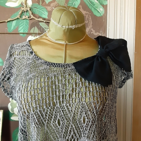 BELLA D Open Knit Pullover Top Open Back Size Medium - Picture 2 of 12